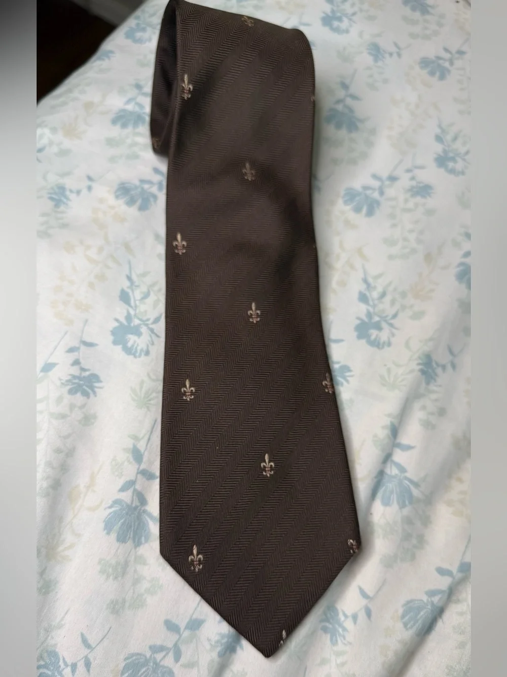 Givenchy Gentlemen Paris Silk Tie Brown Fleur De Lis Chevron Weave